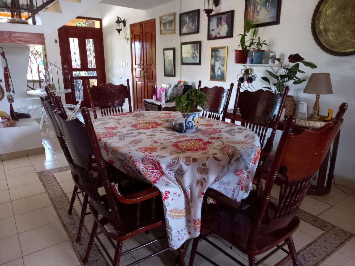 Hostel Kimmell / Hostal Familiar La Casita De Los Kimmell ลาส ทาบลาส ภายนอก รูปภาพ