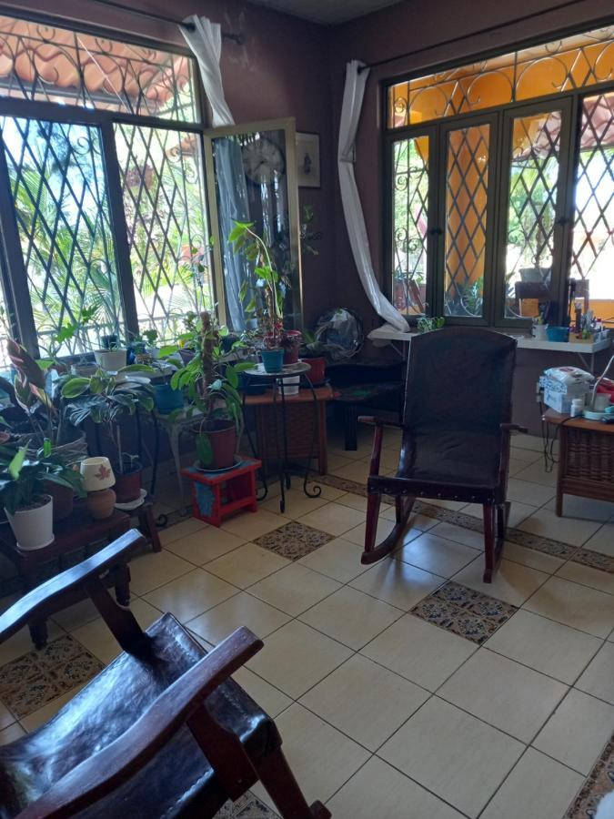 Hostel Kimmell / Hostal Familiar La Casita De Los Kimmell ลาส ทาบลาส ภายนอก รูปภาพ