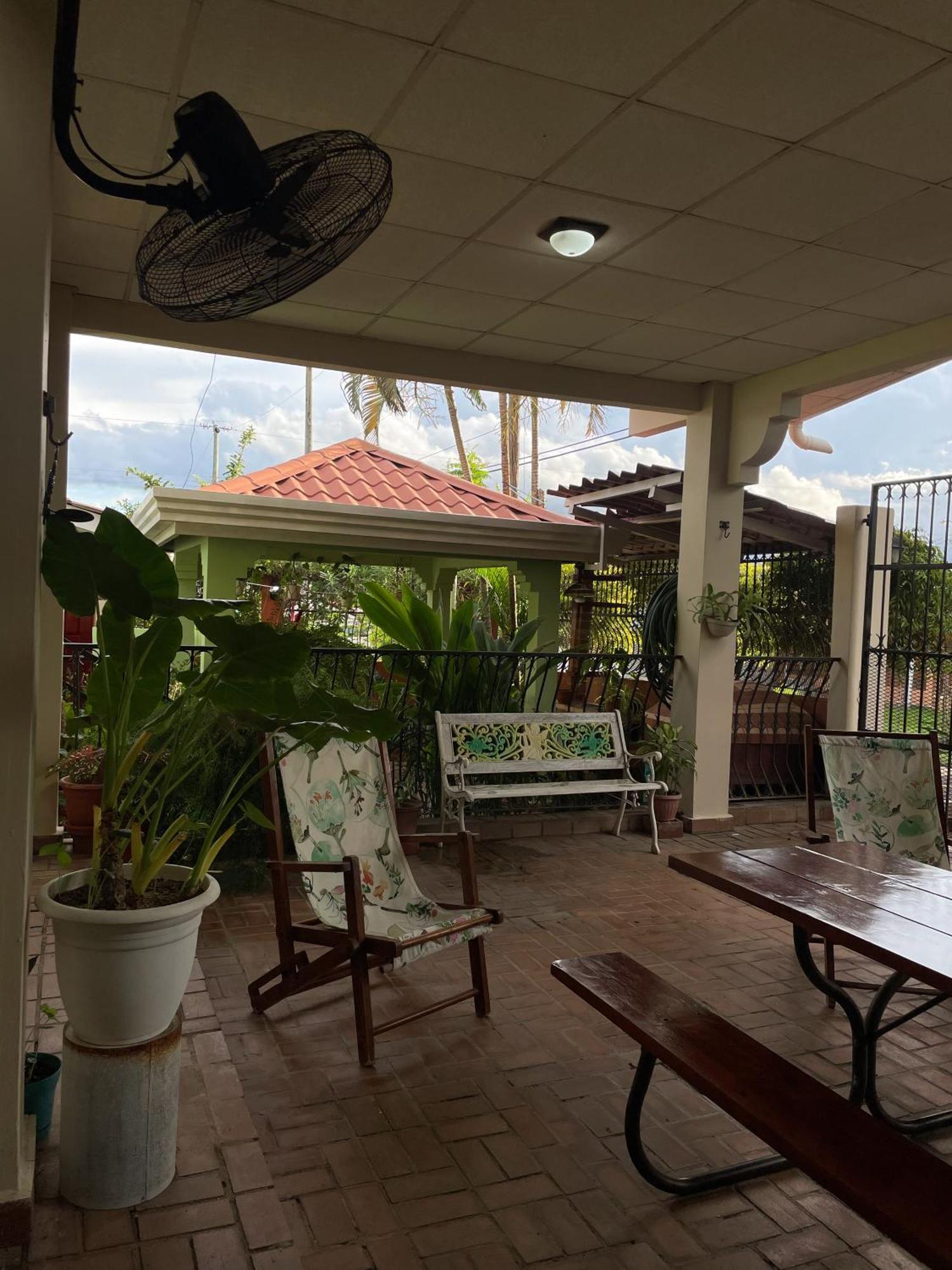 Hostel Kimmell / Hostal Familiar La Casita De Los Kimmell ลาส ทาบลาส ภายนอก รูปภาพ