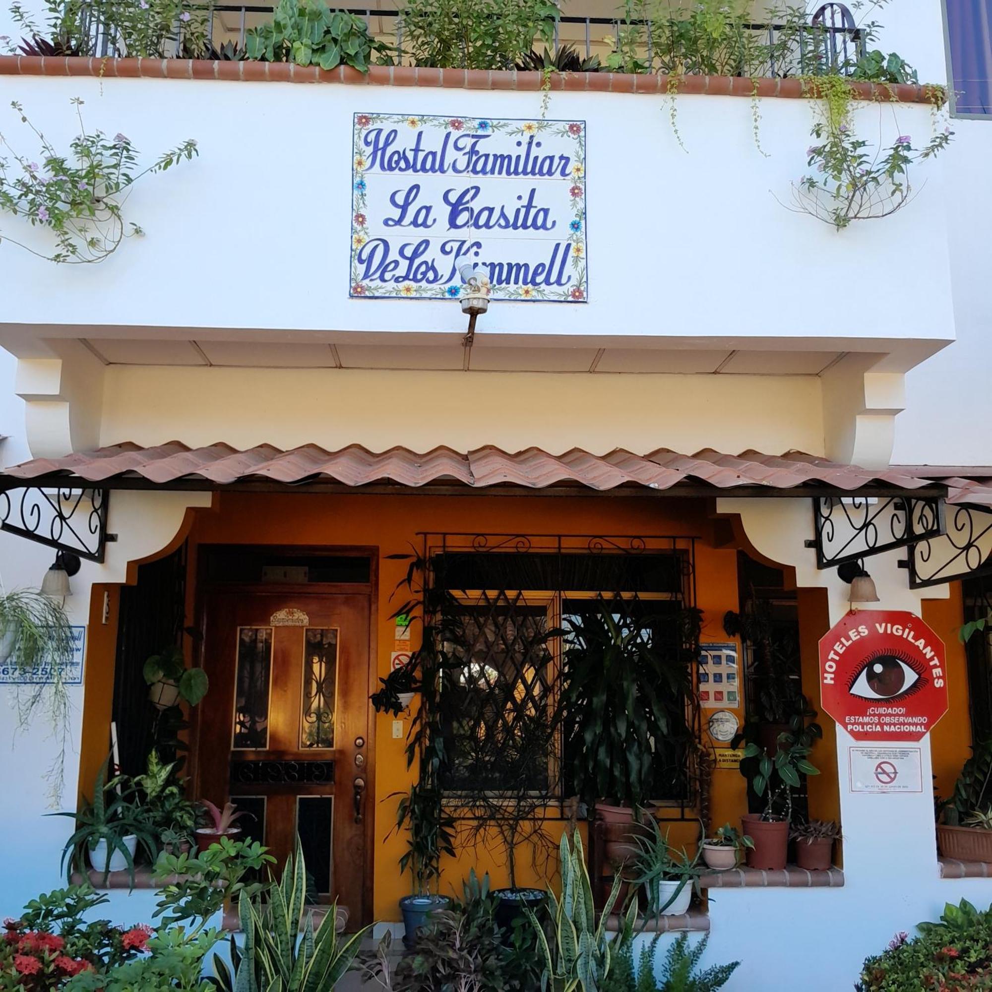Hostel Kimmell / Hostal Familiar La Casita De Los Kimmell ลาส ทาบลาส ภายนอก รูปภาพ