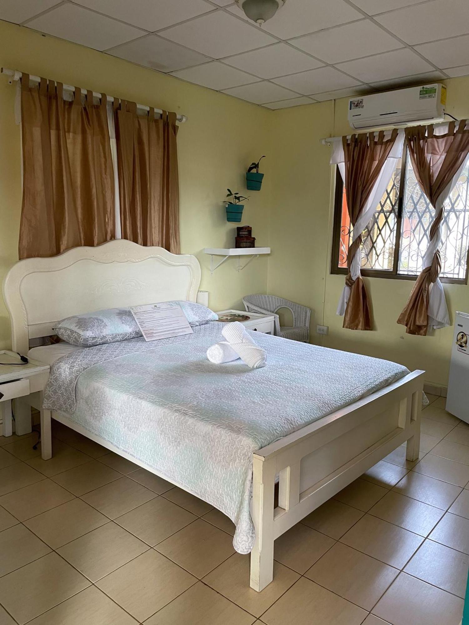 Hostel Kimmell / Hostal Familiar La Casita De Los Kimmell ลาส ทาบลาส ภายนอก รูปภาพ