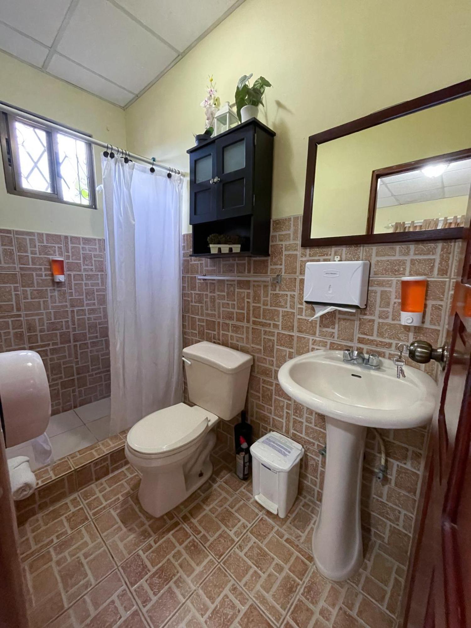 Hostel Kimmell / Hostal Familiar La Casita De Los Kimmell ลาส ทาบลาส ห้อง รูปภาพ