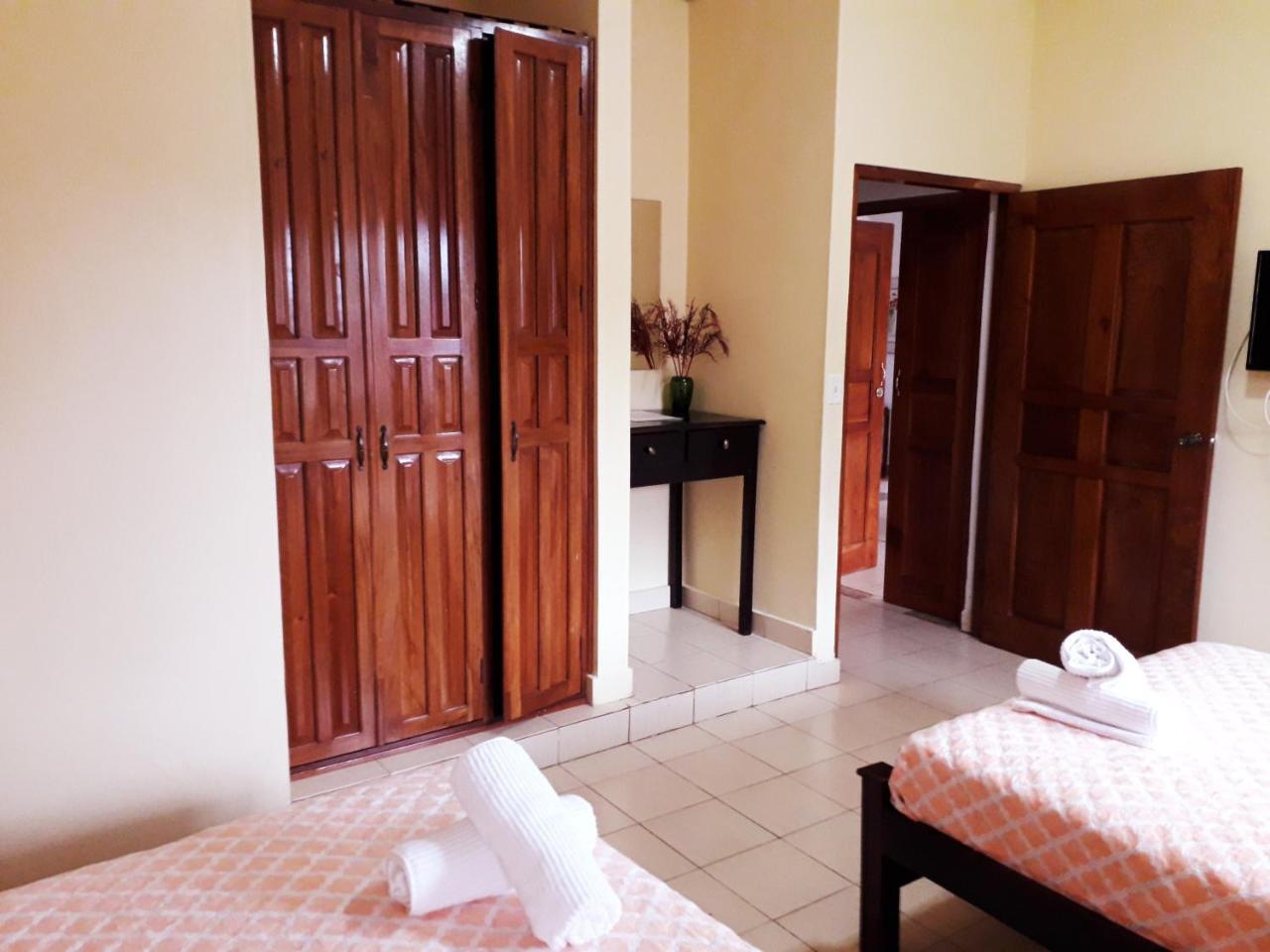 Hostel Kimmell / Hostal Familiar La Casita De Los Kimmell ลาส ทาบลาส ภายนอก รูปภาพ